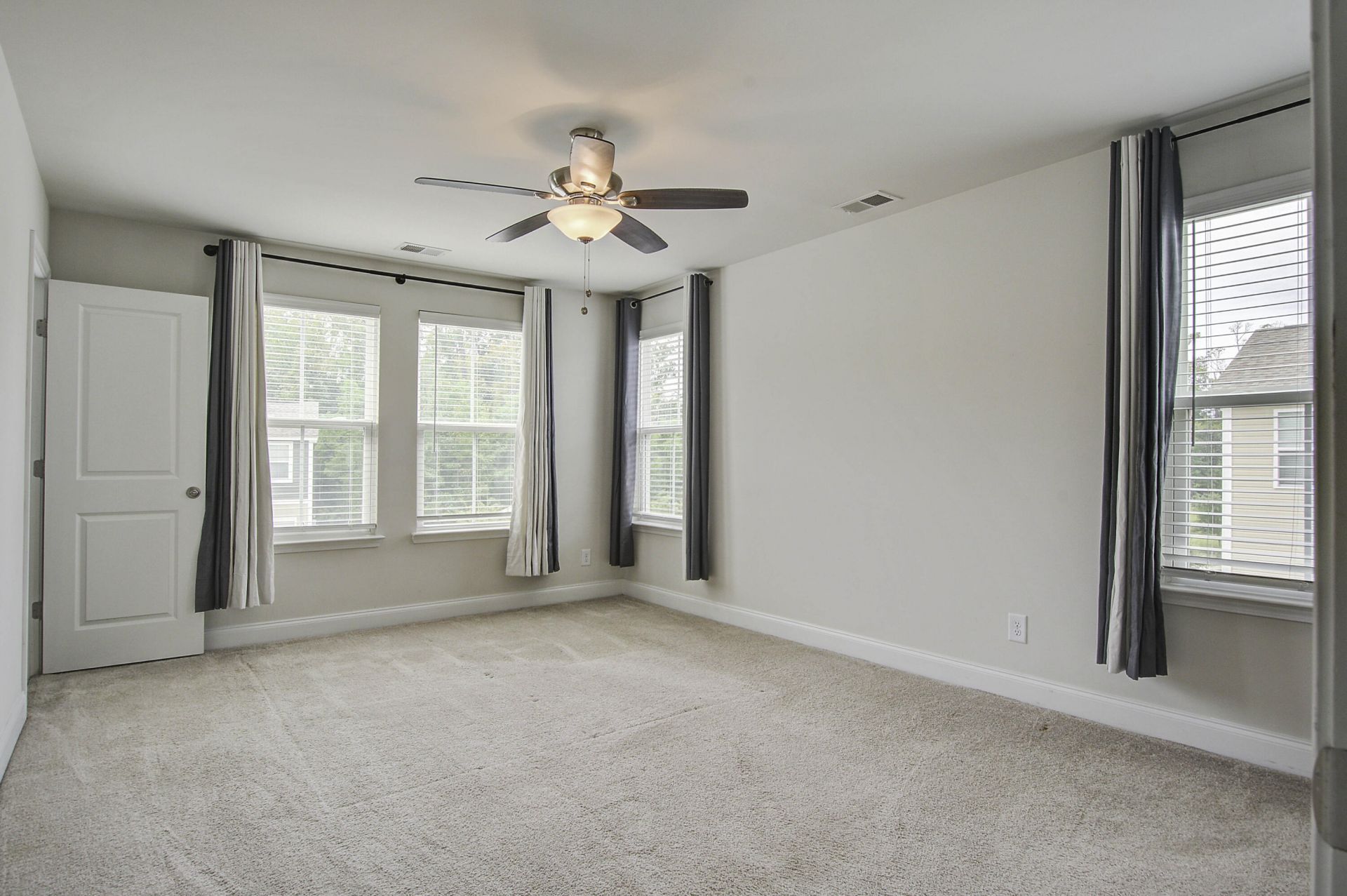 7824 Montview Road Photo 13