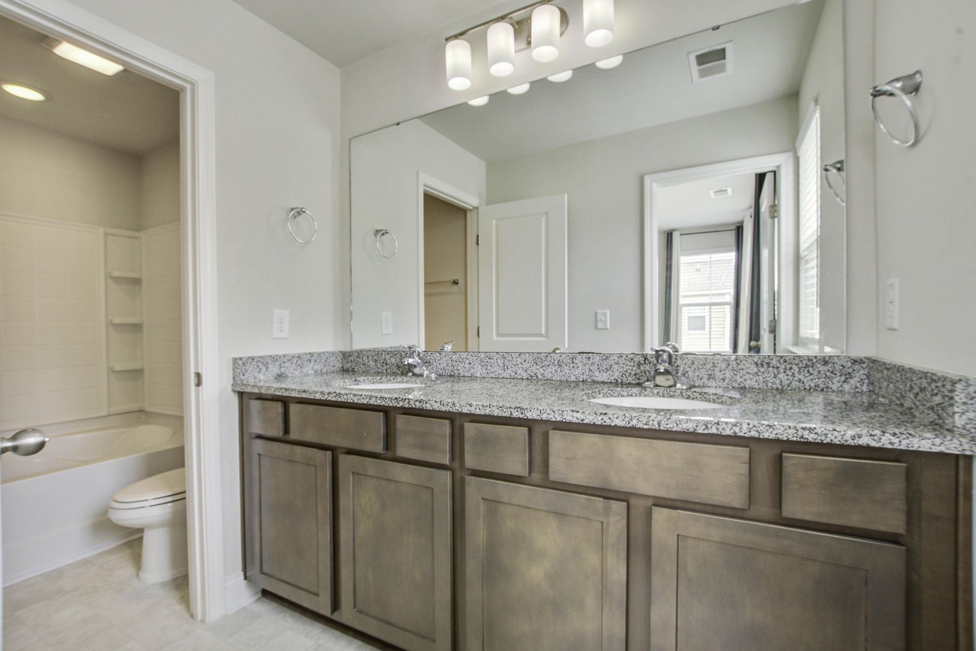 7824 Montview Road Photo 16