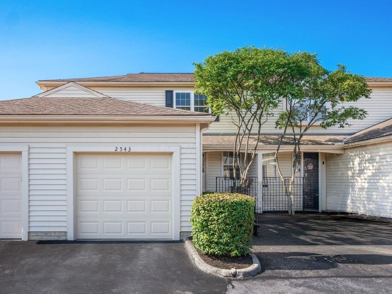 2543 Hyacinth Lane, Unit 34B, Columbus, OH 43235 Photo 3