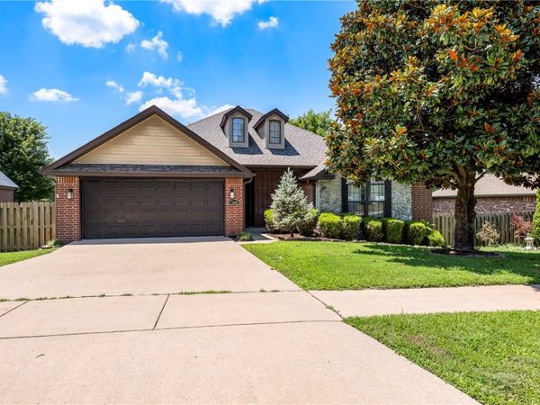 1989 Batsford Drive, Fayetteville, AR 72704