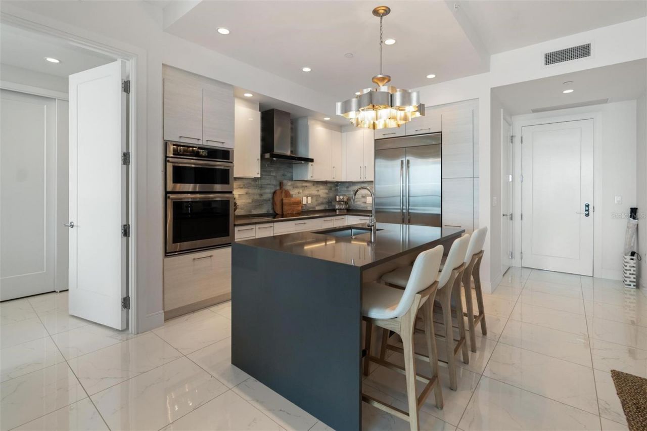 100 1st Avenue N, Unit 2302, Saint Petersburg, FL 33701 Photo