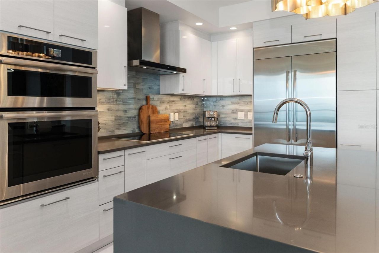100 1st Avenue N, Unit 2302, Saint Petersburg, FL 33701 Photo