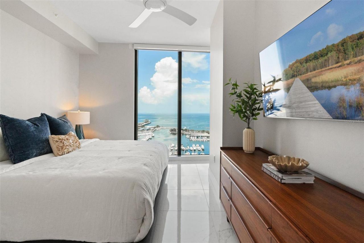 100 1st Avenue N, Unit 2302, Saint Petersburg, FL 33701 Photo