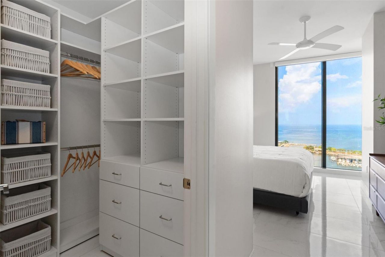 100 1st Avenue N, Unit 2302, Saint Petersburg, FL 33701 Photo