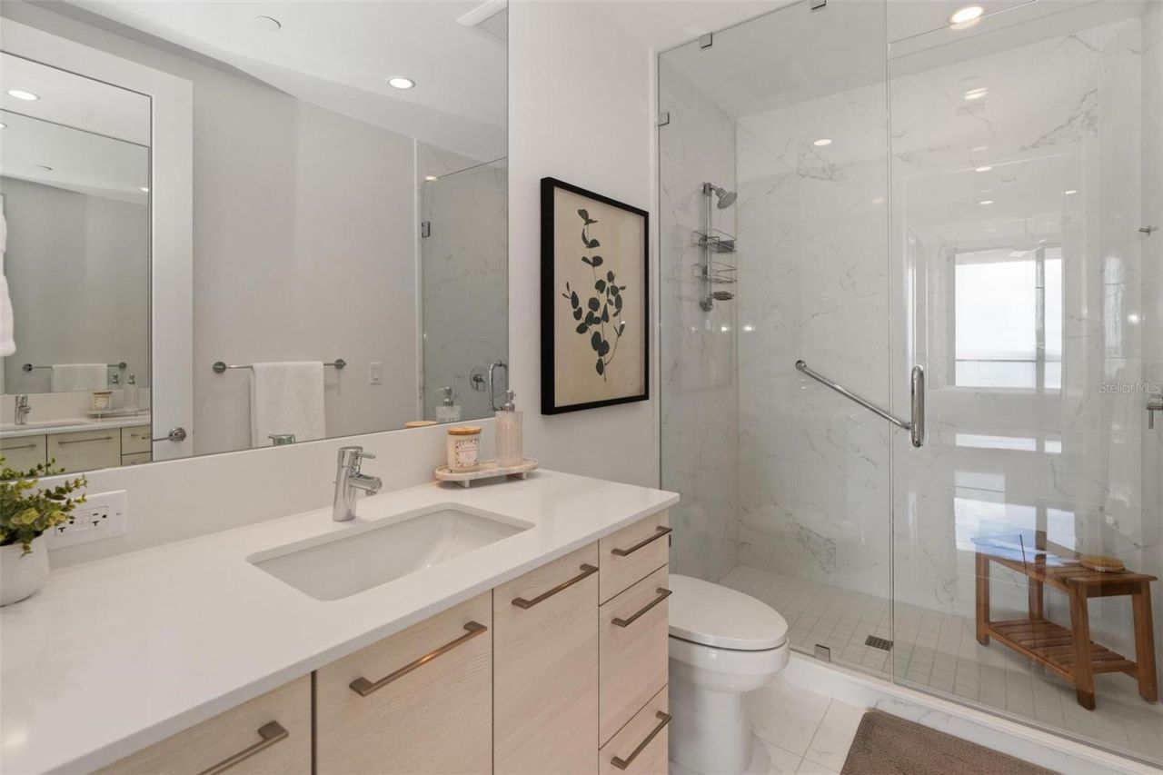 100 1st Avenue N, Unit 2302, Saint Petersburg, FL 33701 Photo