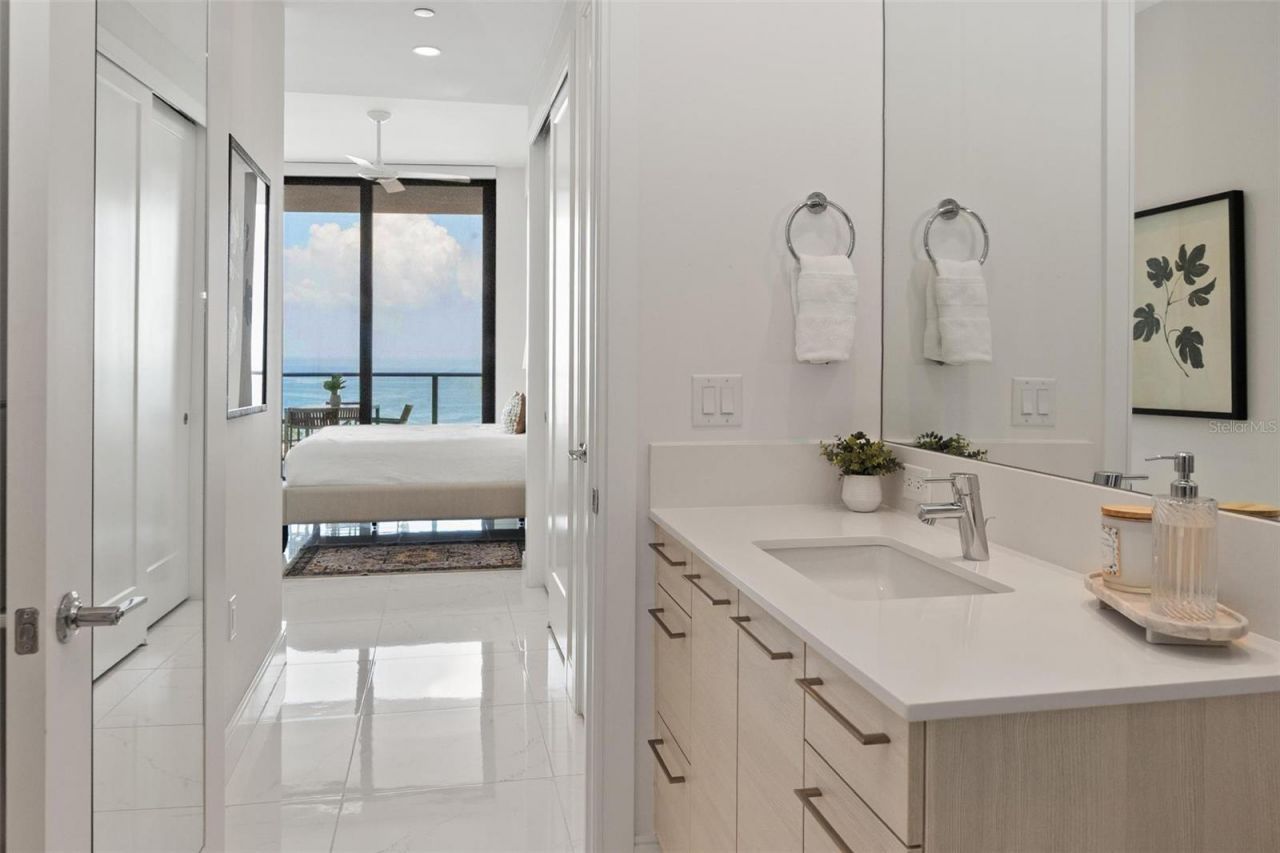 100 1st Avenue N, Unit 2302, Saint Petersburg, FL 33701 Photo