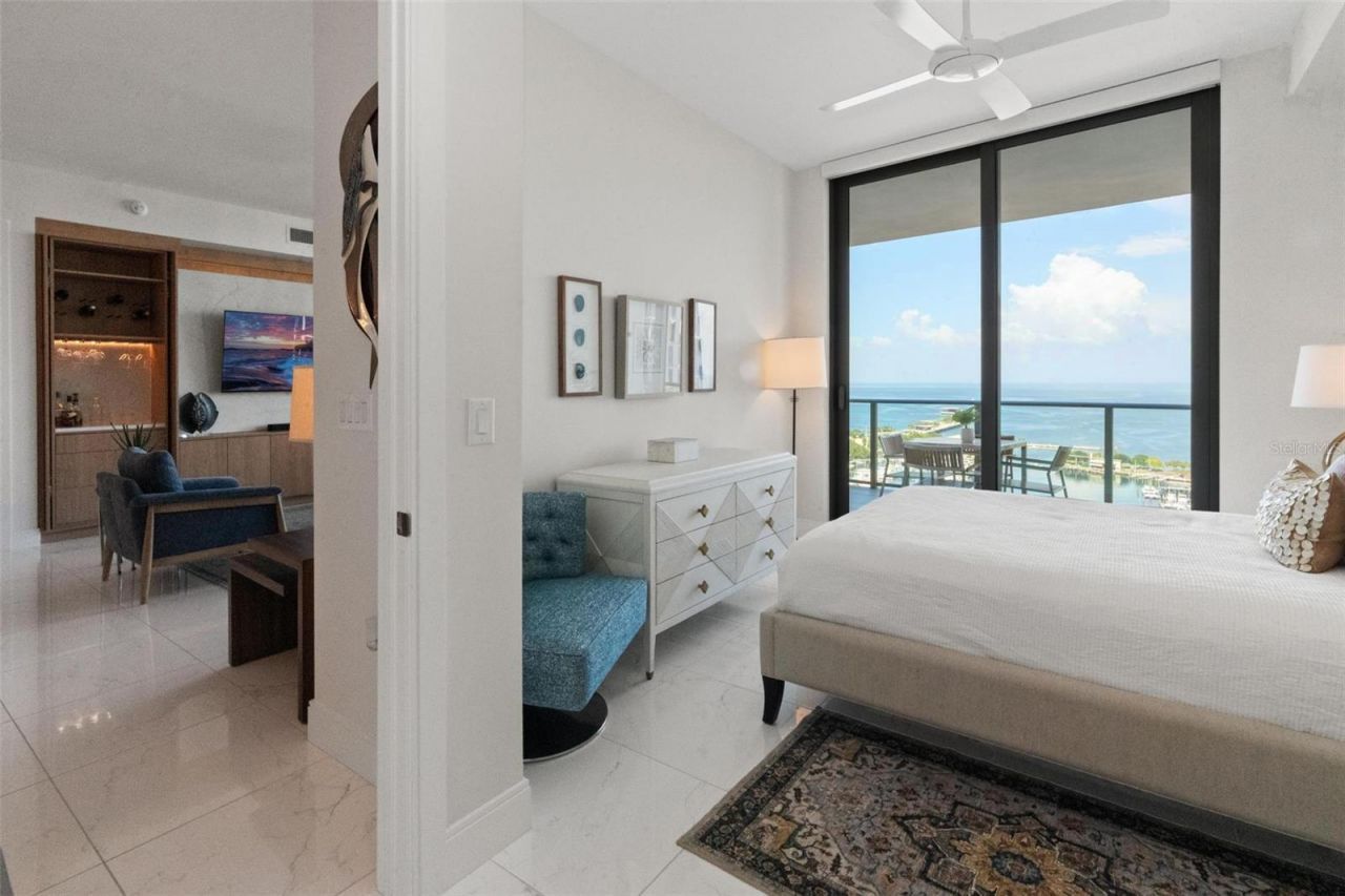 100 1st Avenue N, Unit 2302, Saint Petersburg, FL 33701 Photo