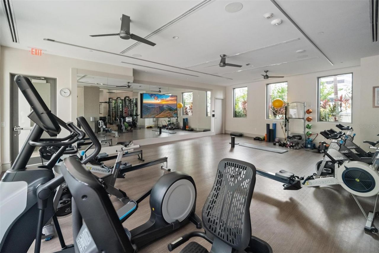 100 1st Avenue N, Unit 2302, Saint Petersburg, FL 33701 Photo