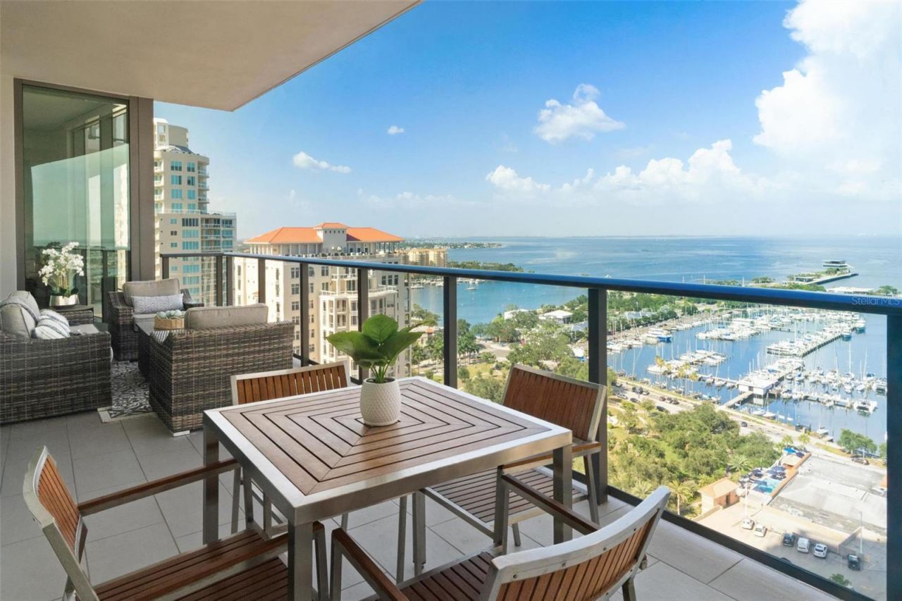 100 1st Avenue N, Unit 2302, Saint Petersburg, FL 33701 Photo