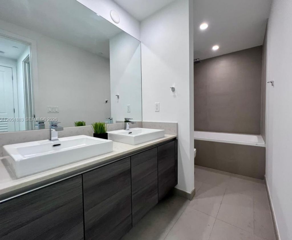 Please Call For Address, Unit 703, Miami, FL 33131 Photo