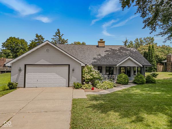565 Luse Drive , Columbus, IN 47201