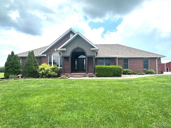21880 Highway B 2 , Lebanon, MO 65536