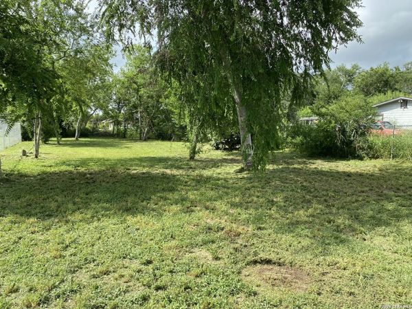 1405 W Springer, Beeville, TX 78102