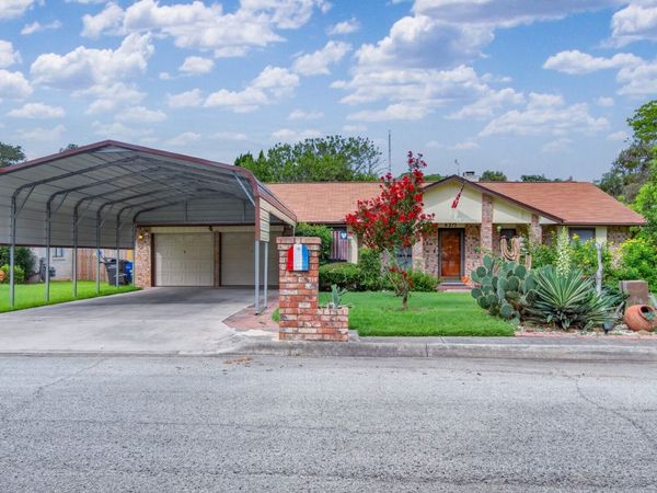 6215 Cairo Dr, San Antonio, TX 78229