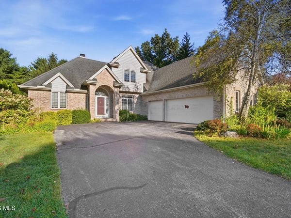 3168 Stone Wall Road, Maumee, OH 43537