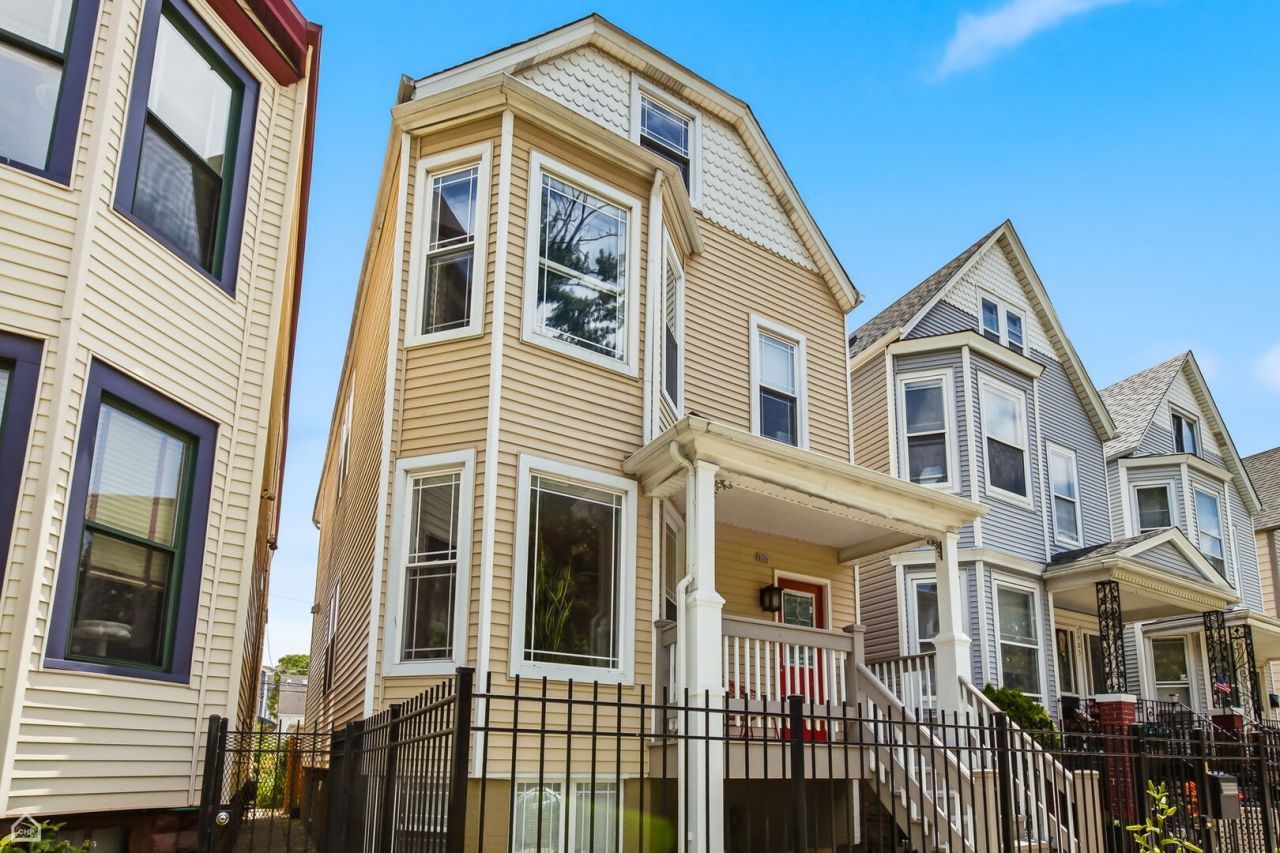 2905 N Dawson Avenue, Chicago, IL 60618 Main Photo