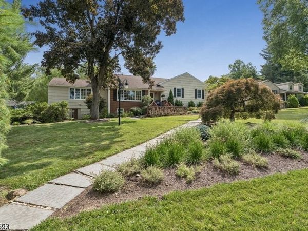 19 Turtle Rd, Morris, NJ 07960