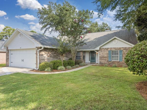 305 Parkwood Place, Niceville, FL 32578