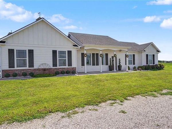 676 E 1375 Road, Lawrence, KS 66046