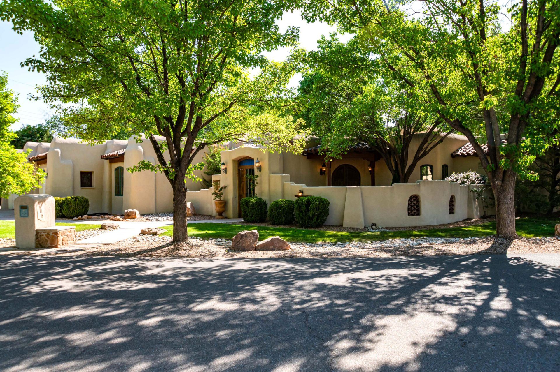 705 Los Prados De Guadalupe Drive Nw, Los Ranchos, NM 87107 Main Photo