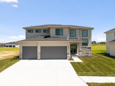 6611 S 214th Avenue, Omaha, NE 68022