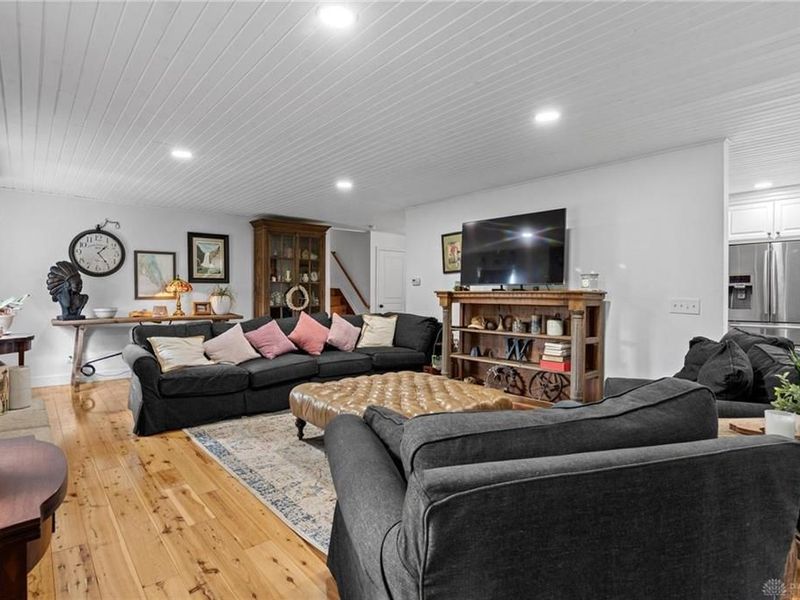 129 Corinthian Drive, Chester Township, OH 45177 Photo 4