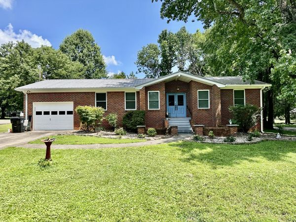 52 Nottingham Ln, Murray, KY 42071