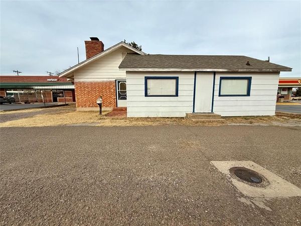 1013 W 3rd Street, Elk City, OK 73644
