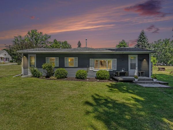 1261 Van Portfliet Drive NW, Grand Rapids, MI 49534