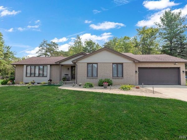 4627 Mckinley Parkway , Hamburg, NY 14075