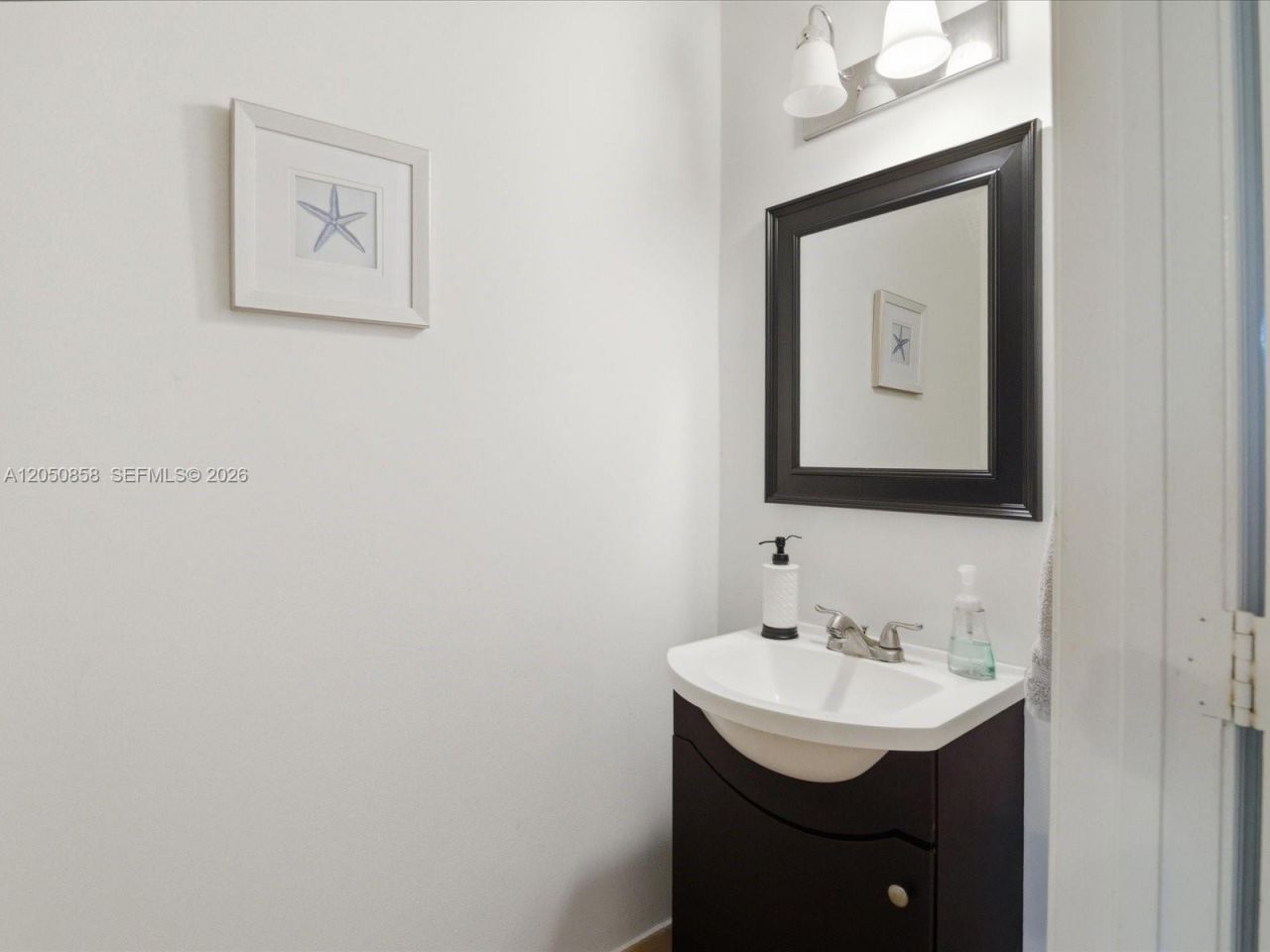 21 Simonton Cir , Weston, FL 33326 Photo
