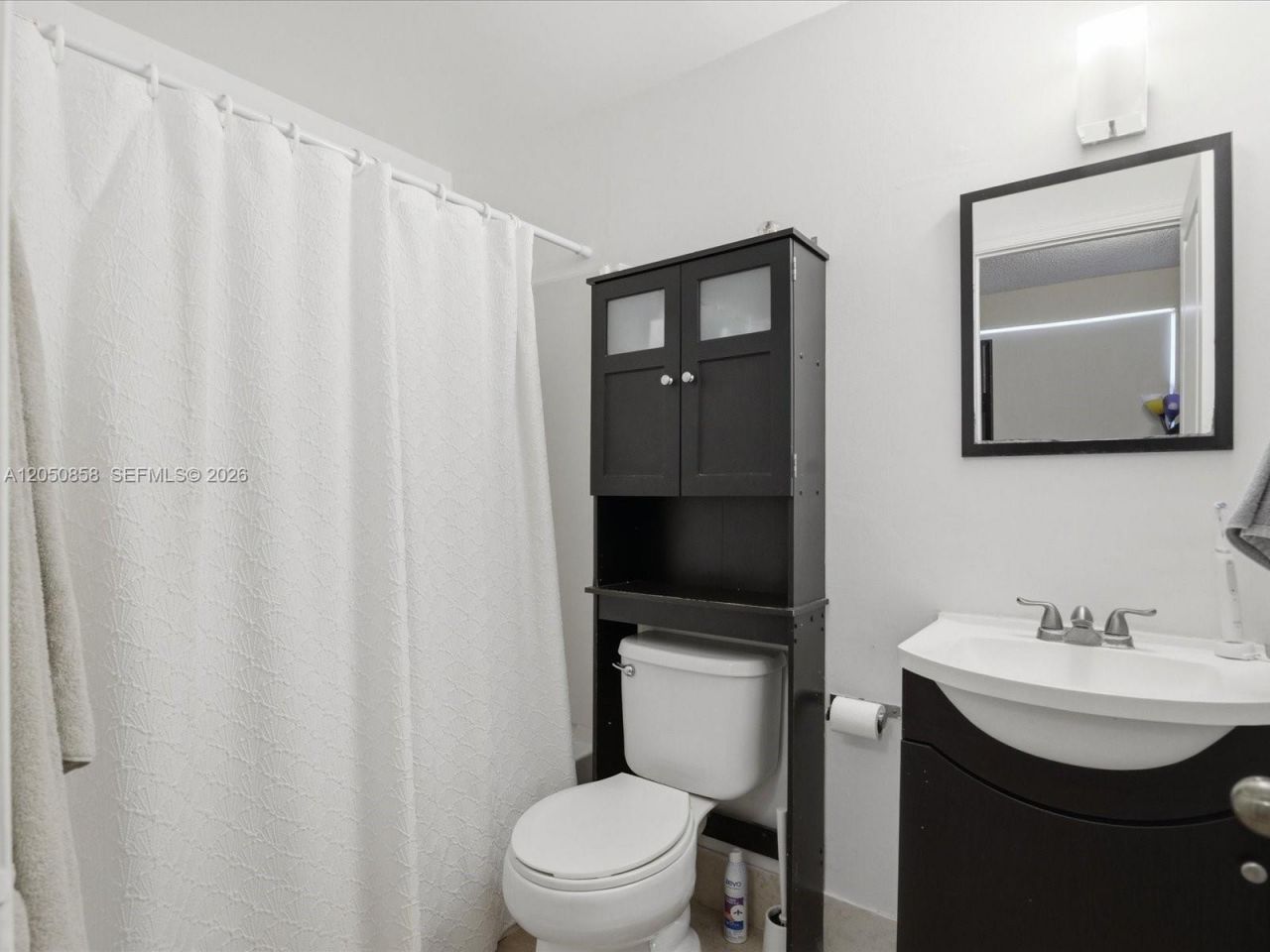 21 Simonton Cir , Weston, FL 33326 Photo