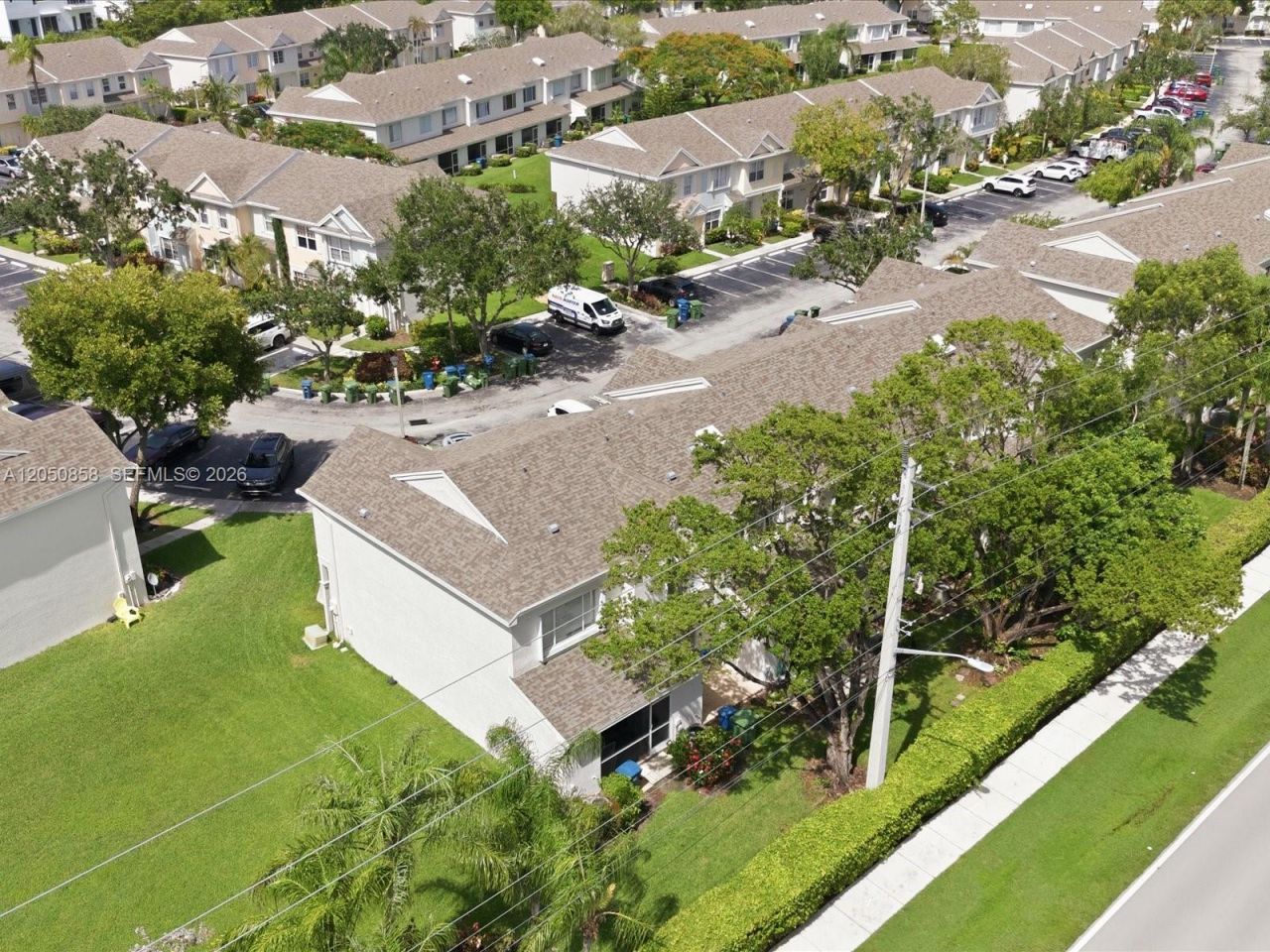 21 Simonton Cir , Weston, FL 33326 Photo