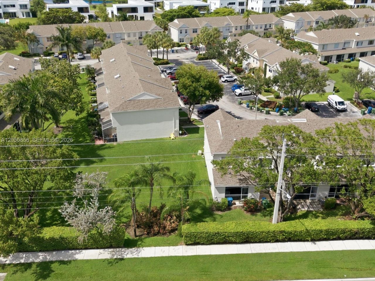 21 Simonton Cir , Weston, FL 33326 Photo