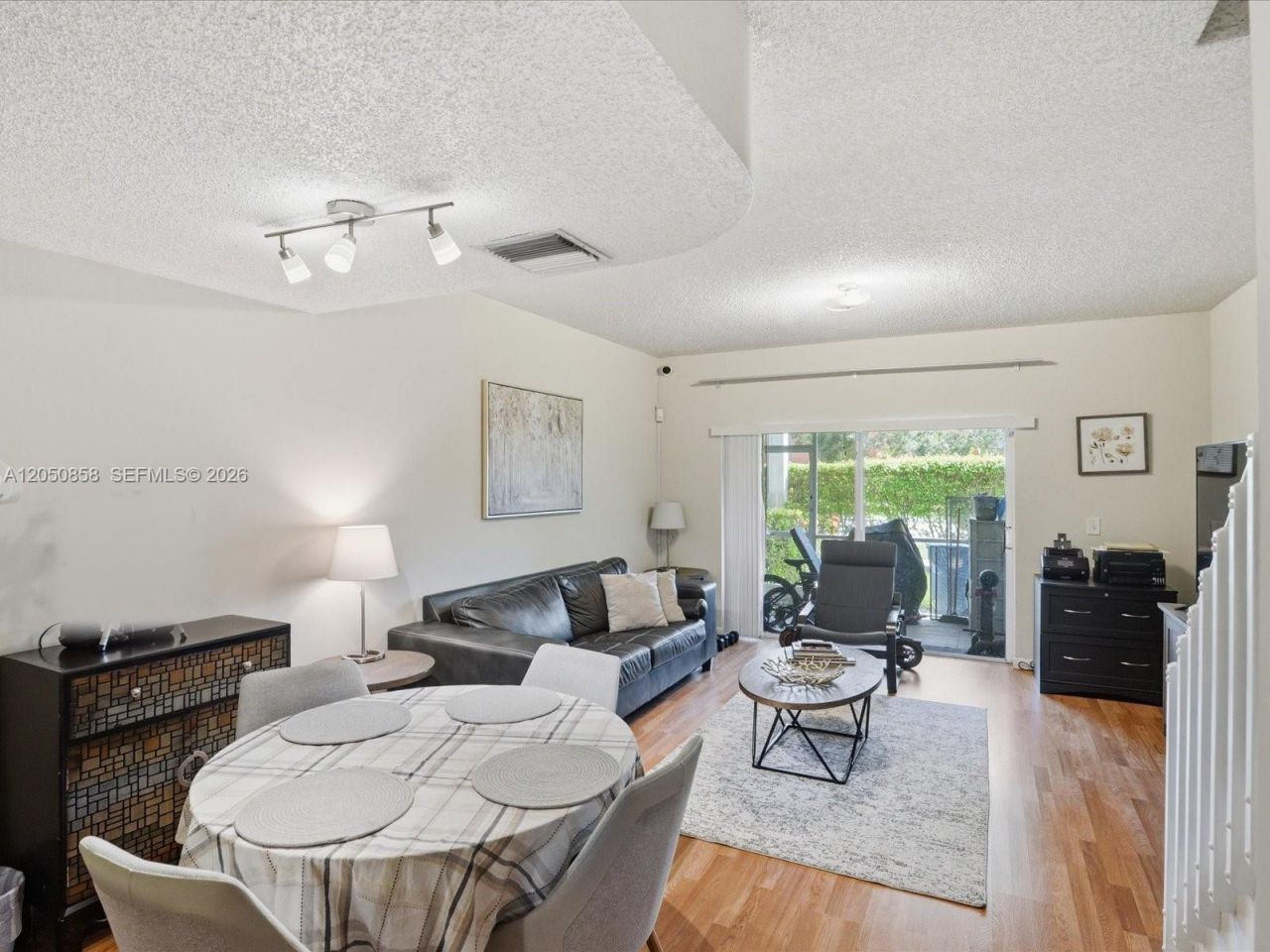 21 Simonton Cir , Weston, FL 33326 Photo