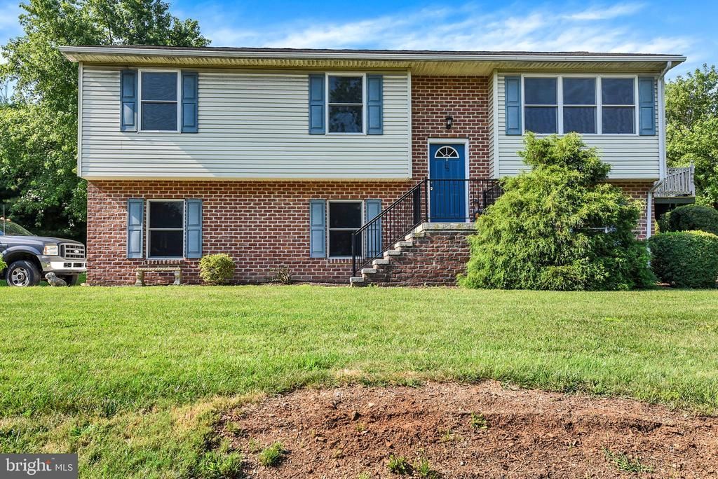 100 FERN AVENUE , CARLISLE, PA 17013