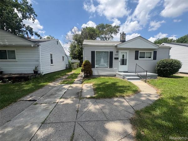21047 Atlantic Avenue, Warren, MI 48091