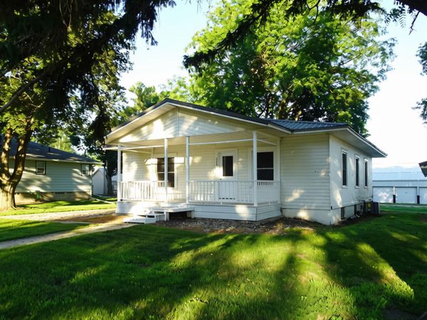 208 N Main, George, IA 00000
