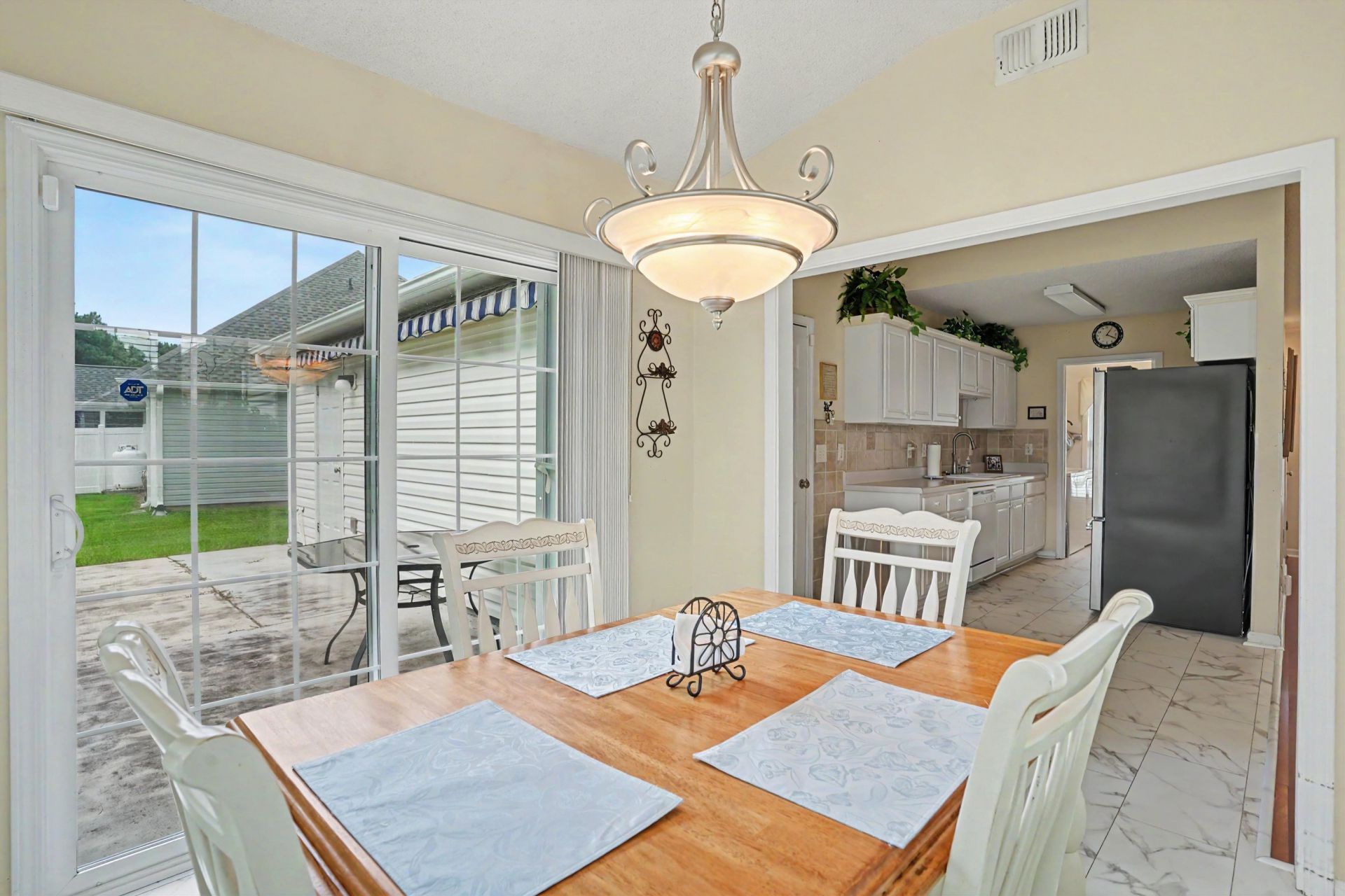 668 Wintercreeper Dr.  Photo 10