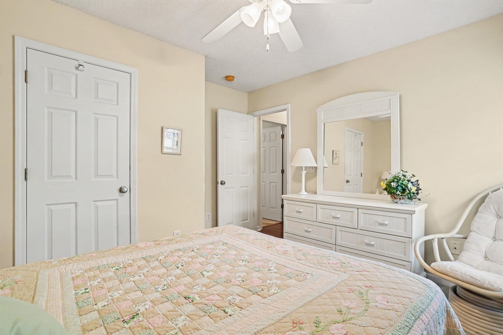 668 Wintercreeper Dr.  Photo 22