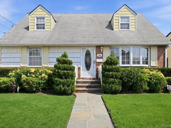 144 Hughes Place , Albertson, NY 11507