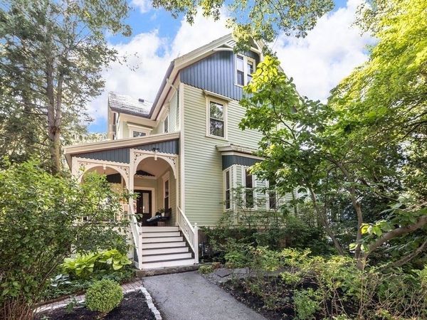 31 Wesley St, Newton, MA 02458