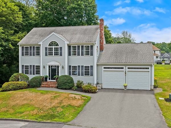 2 Ture Ln, Holbrook, MA 02343