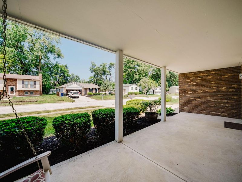 3953 Spyglass Drive, Columbus, OH 43228 Photo 3