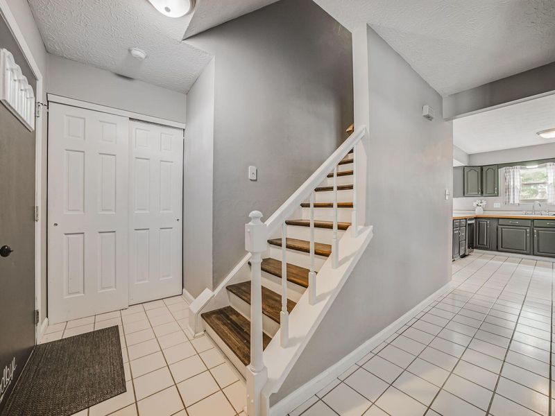 3953 Spyglass Drive, Columbus, OH 43228 Photo 4