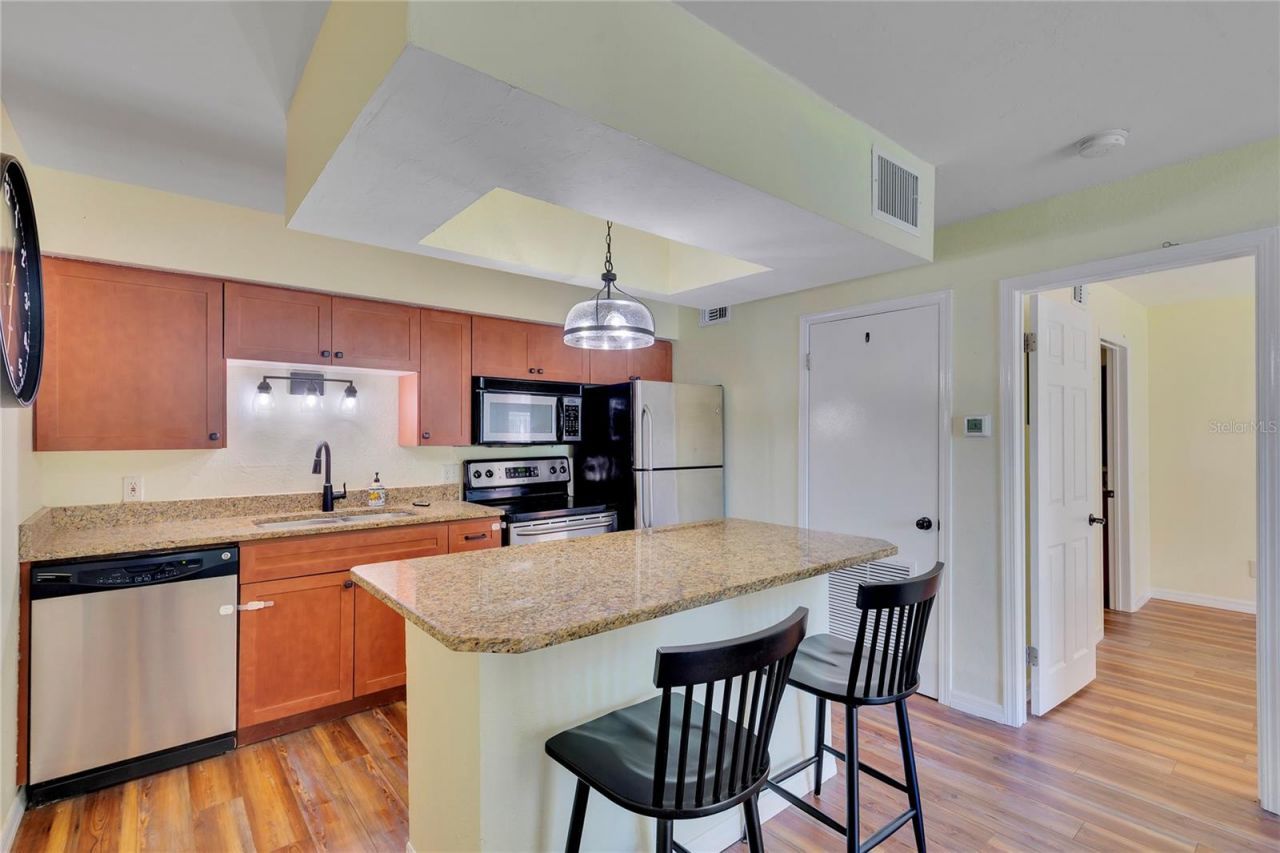 10200 Gandy Boulevard N, Unit 705, Saint Petersburg, FL 33702 Photo