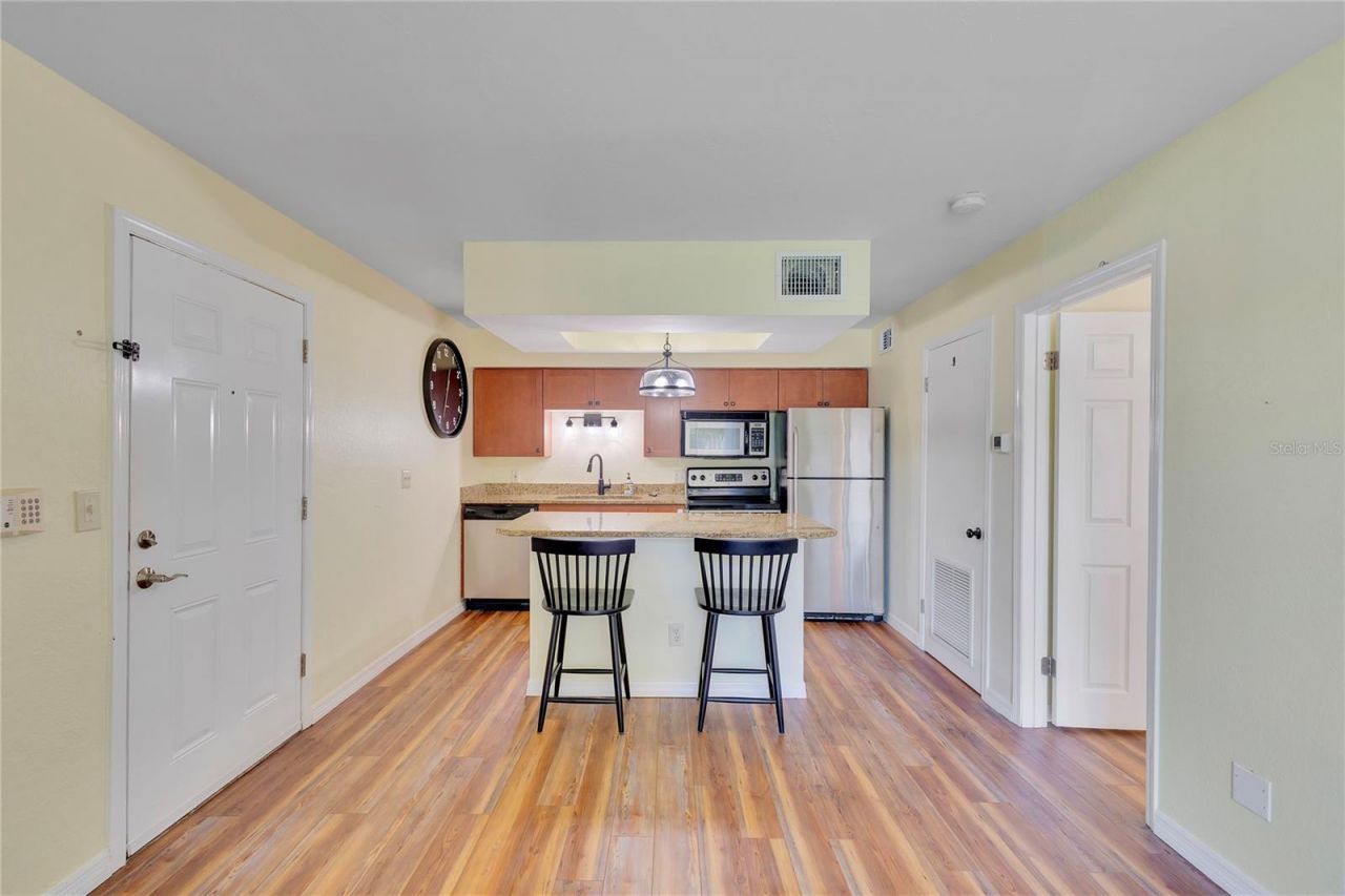 10200 Gandy Boulevard N, Unit 705, Saint Petersburg, FL 33702 Photo