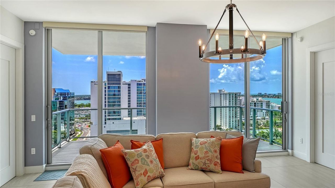 301 Quay, Unit 1507, Sarasota, FL 34236 Photo