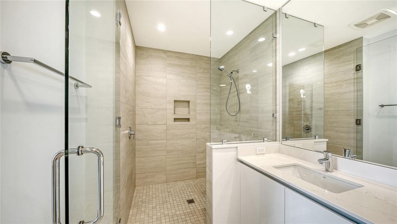301 Quay, Unit 1507, Sarasota, FL 34236 Photo