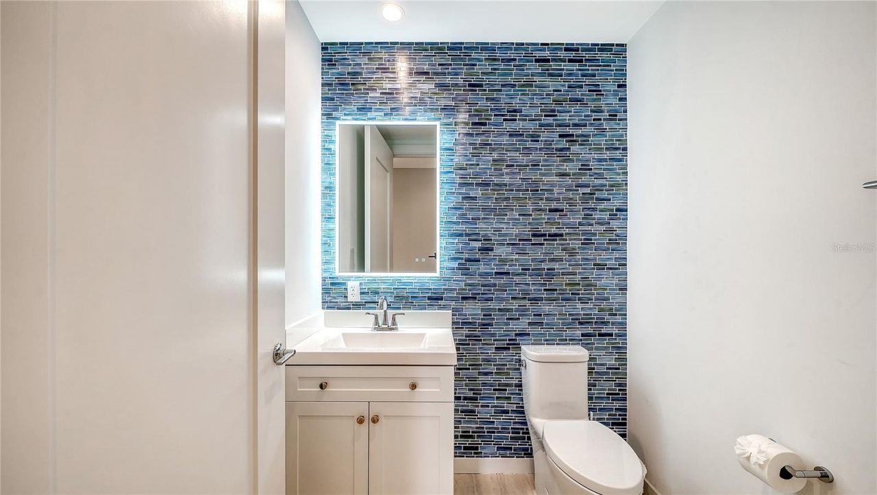 301 Quay, Unit 1507, Sarasota, FL 34236 Photo